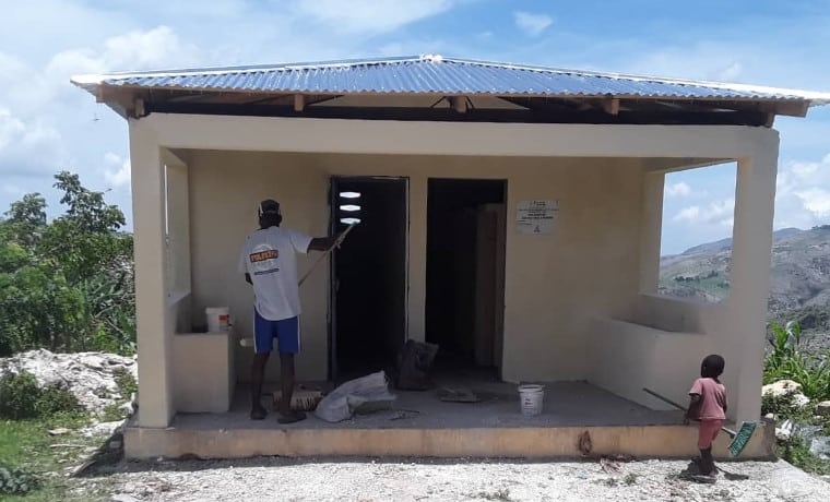 Réhabilitation d'un bloc sanitaire à l'école de Barbe